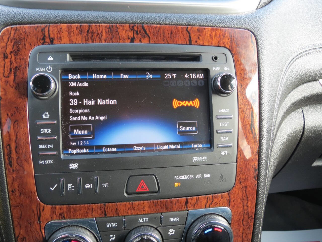 Used 2014 Chevrolet Traverse LT image 13