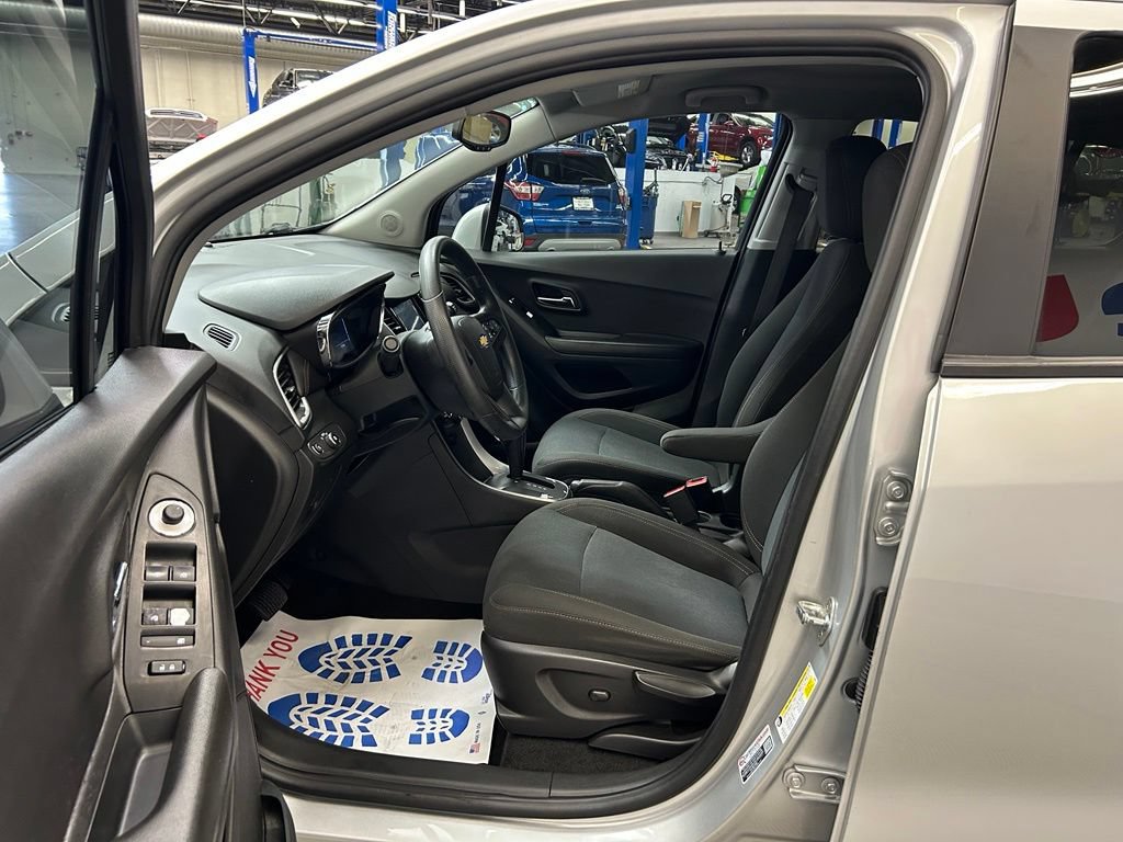 Used 2021 Chevrolet Trax LS w/ Tint and Cruise Package FWD image 17