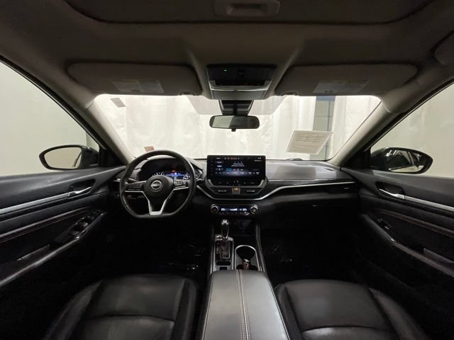 Used 2023 Nissan Altima 2.0 SR FWD image 16