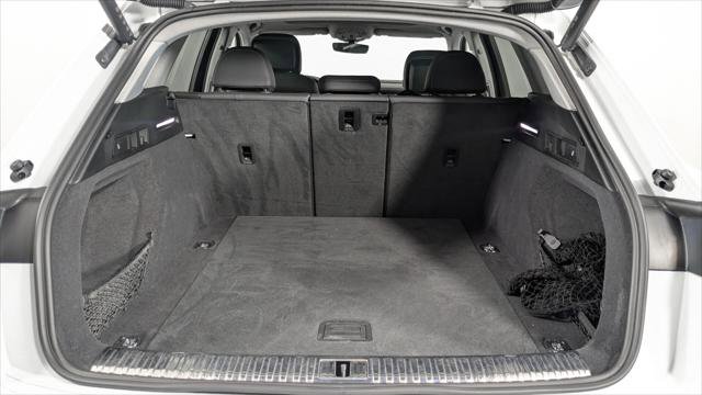 Used 2021 Audi e-tron Premium Plus w/ Premium Plus Package image 19