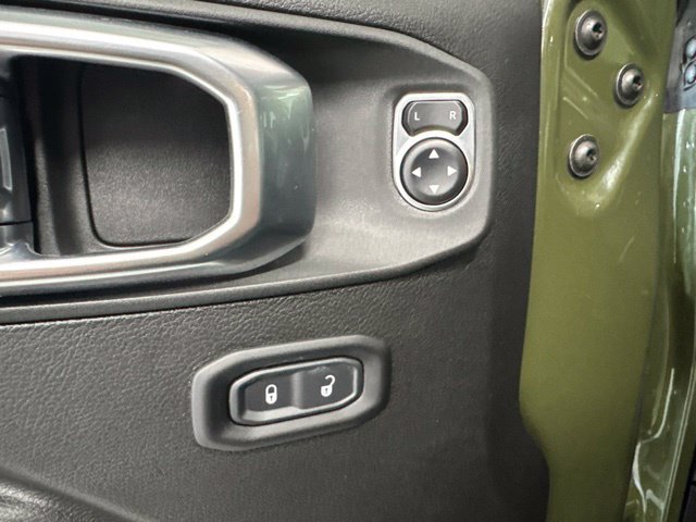 Used 2024 Jeep Wrangler Unlimited w/ Convenience Group AWD/4WD image 19