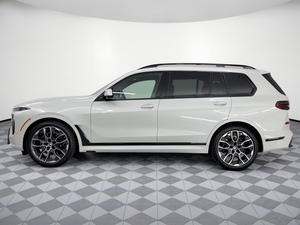 New 2027 BMW X7 xDrive40i w/ M Sport Package AWD/4WD image 2