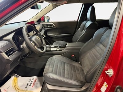 New 2025 Mitsubishi Outlander SE image 12
