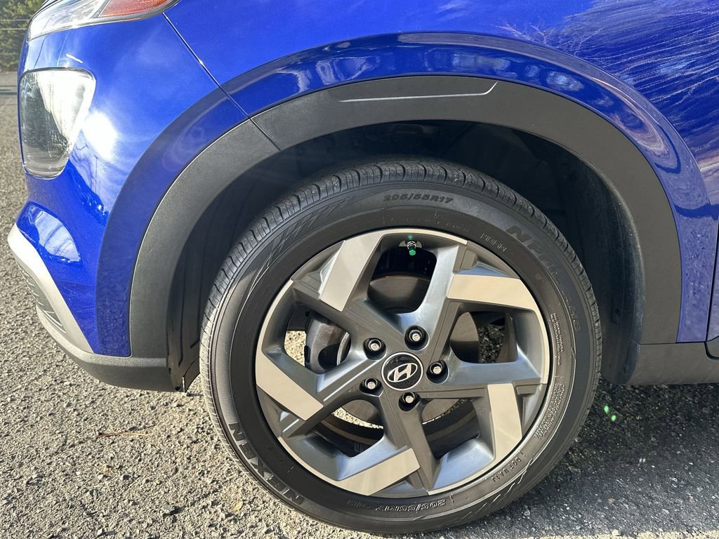 Used 2024 Hyundai Venue SEL image 19