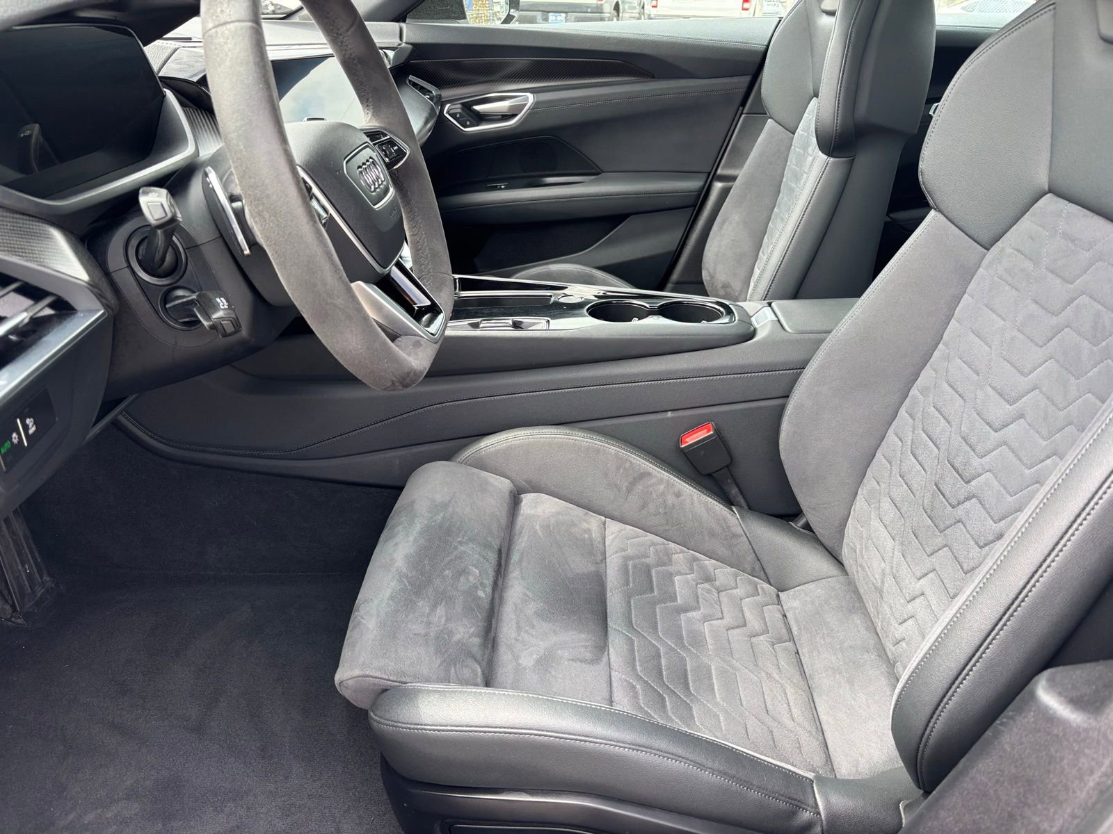 Used 2022 Audi e-tron GT Premium Plus w/ Performance Package image 16