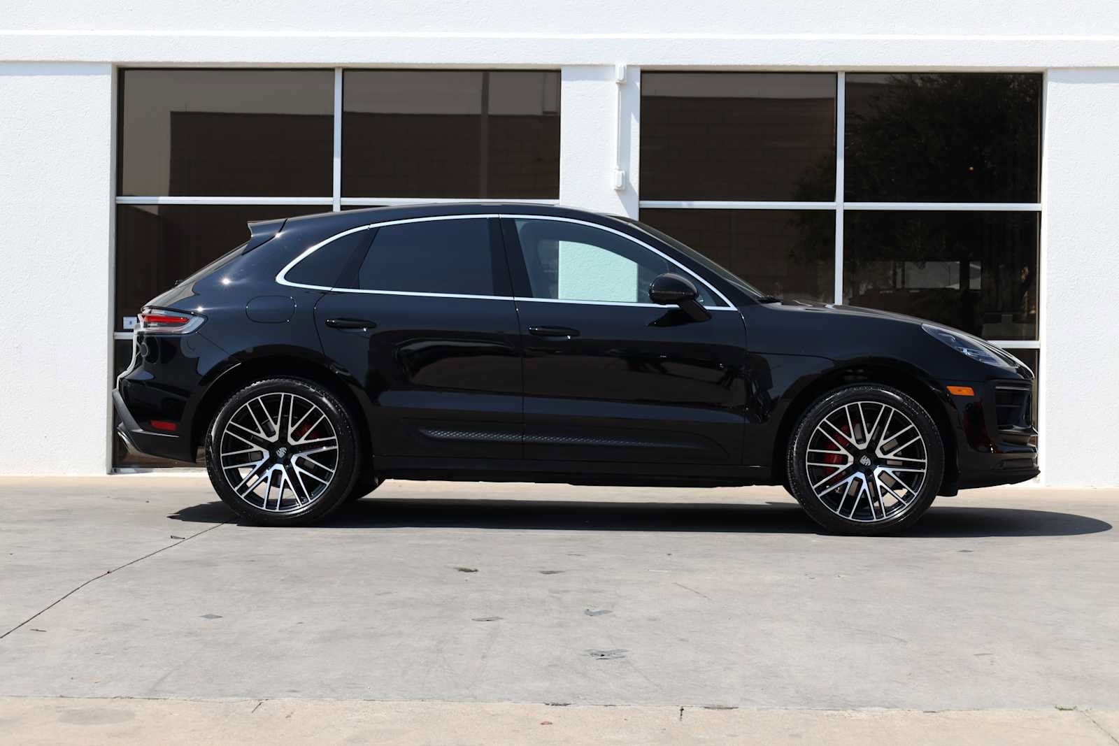 Used 2025 Porsche Macan S AWD/4WD image 7
