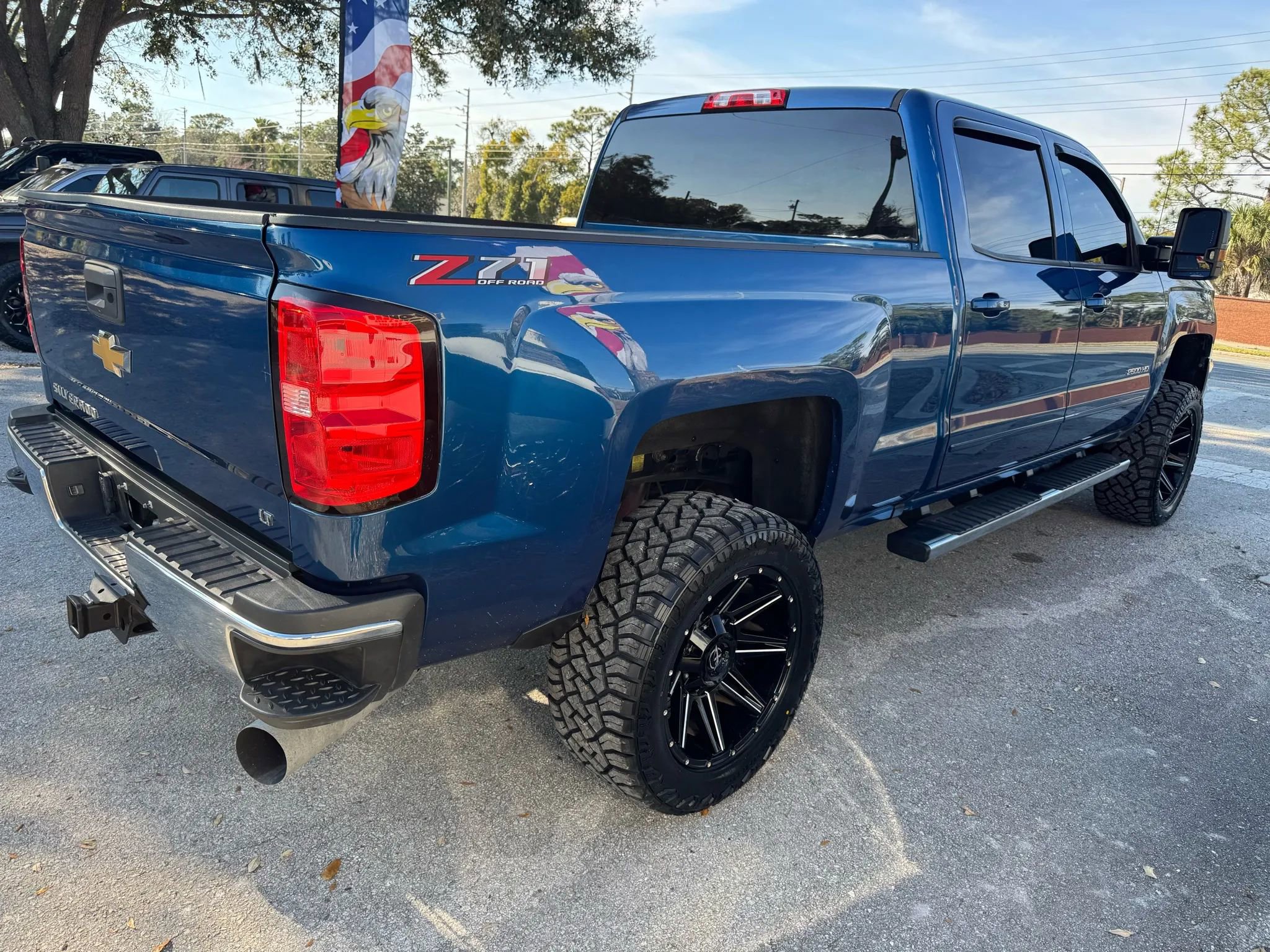 Used 2018 Chevrolet Silverado 2500 LT w/ LT Convenience Package AWD/4WD image 5