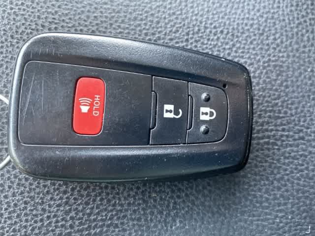 Used 2025 Toyota RAV4 XLE AWD/4WD image 34