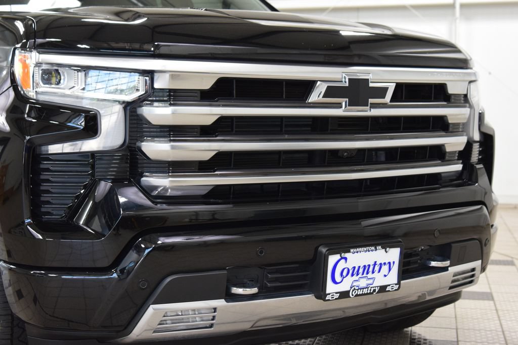 Used 2024 Chevrolet Silverado 1500 High Country w/ Technology Package AWD/4WD image 13