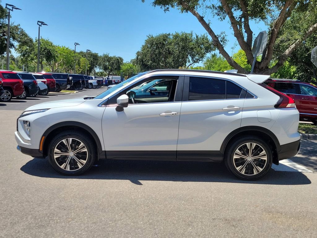 Used 2022 Mitsubishi Eclipse Cross SEL AWD/4WD image 2