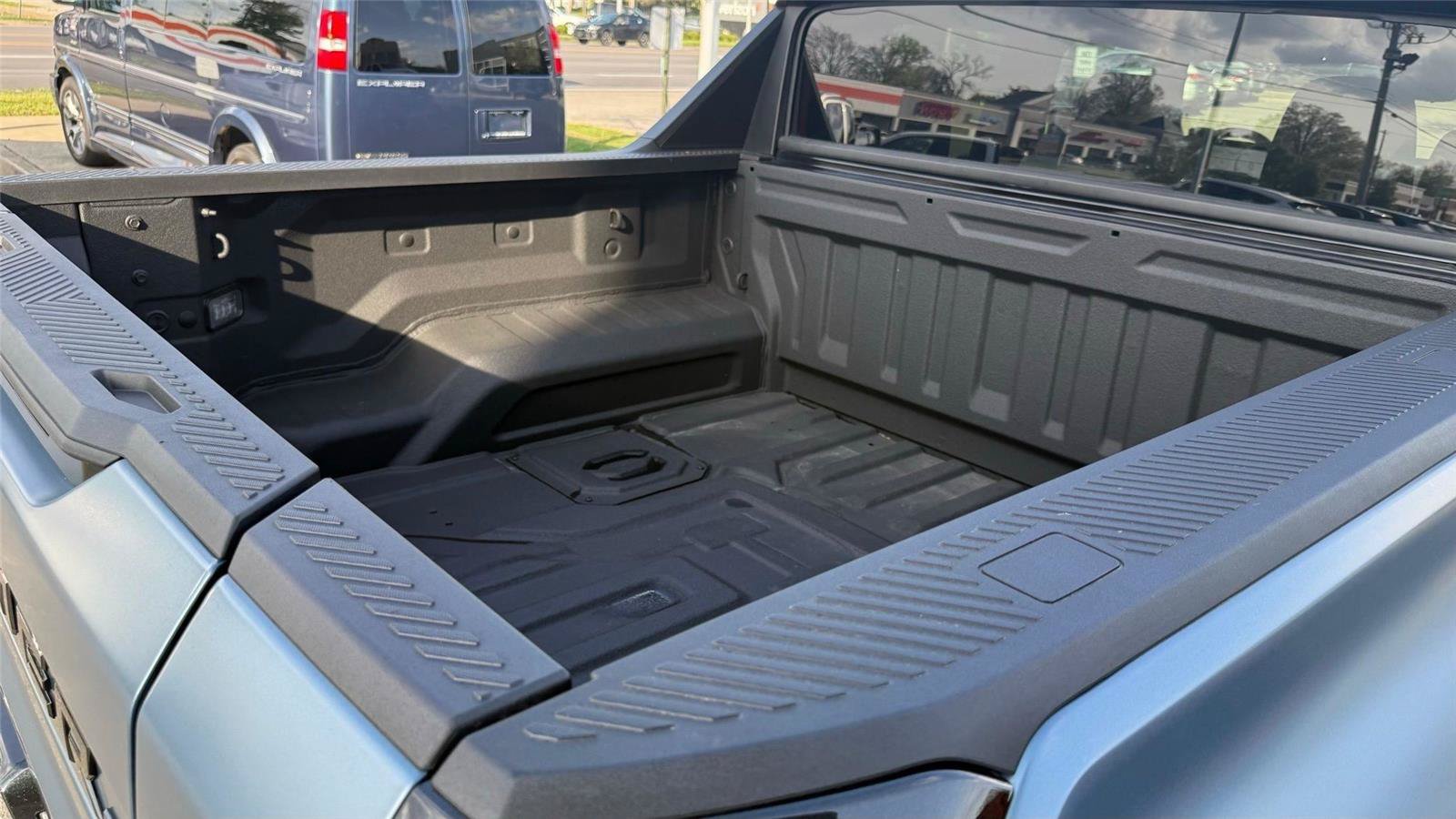 Used 2024 GMC Hummer EV 3X w/ Omega Edition AWD/4WD image 15