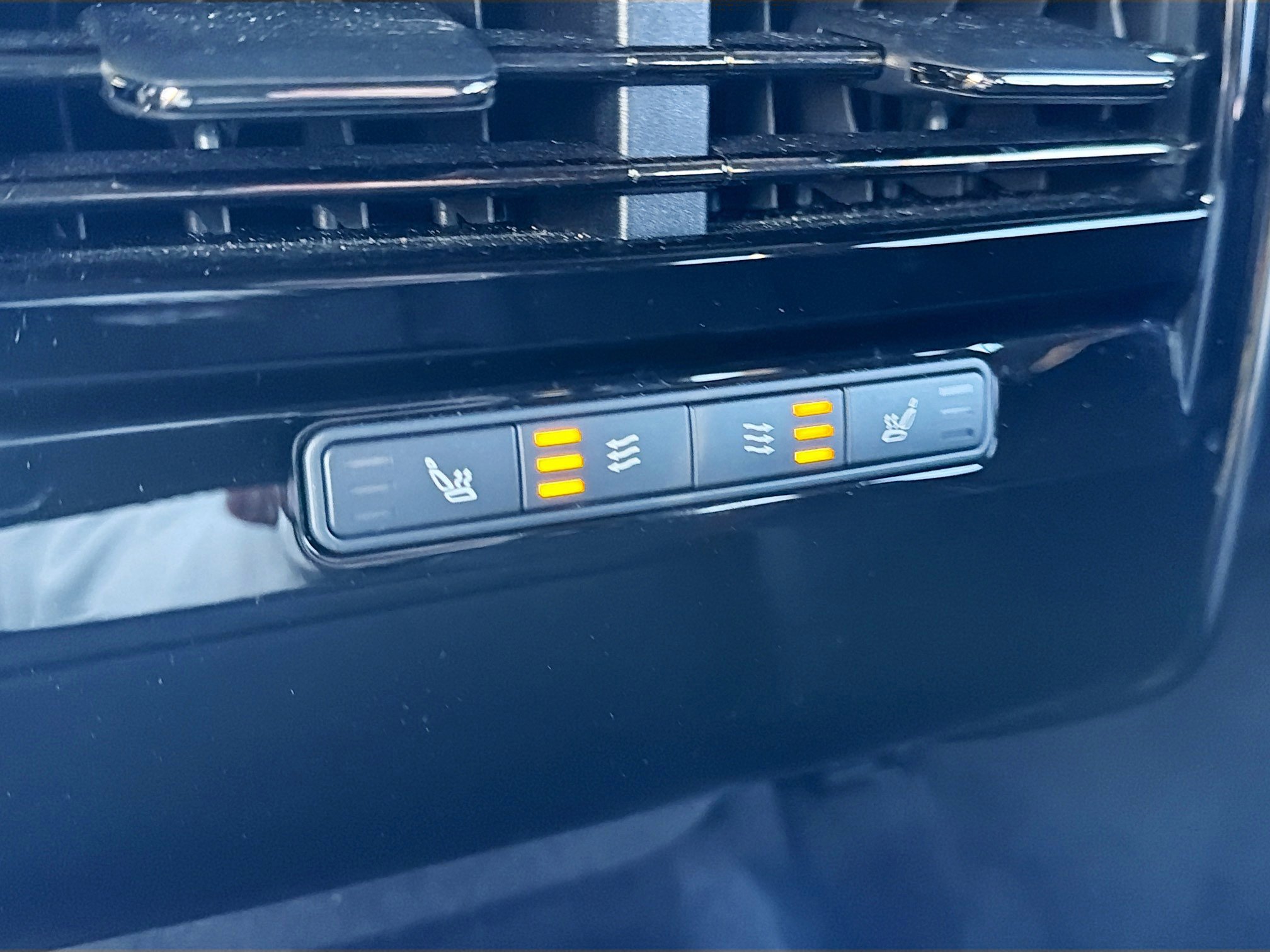 Used 2024 Land Rover Range Rover Sport SE image 21