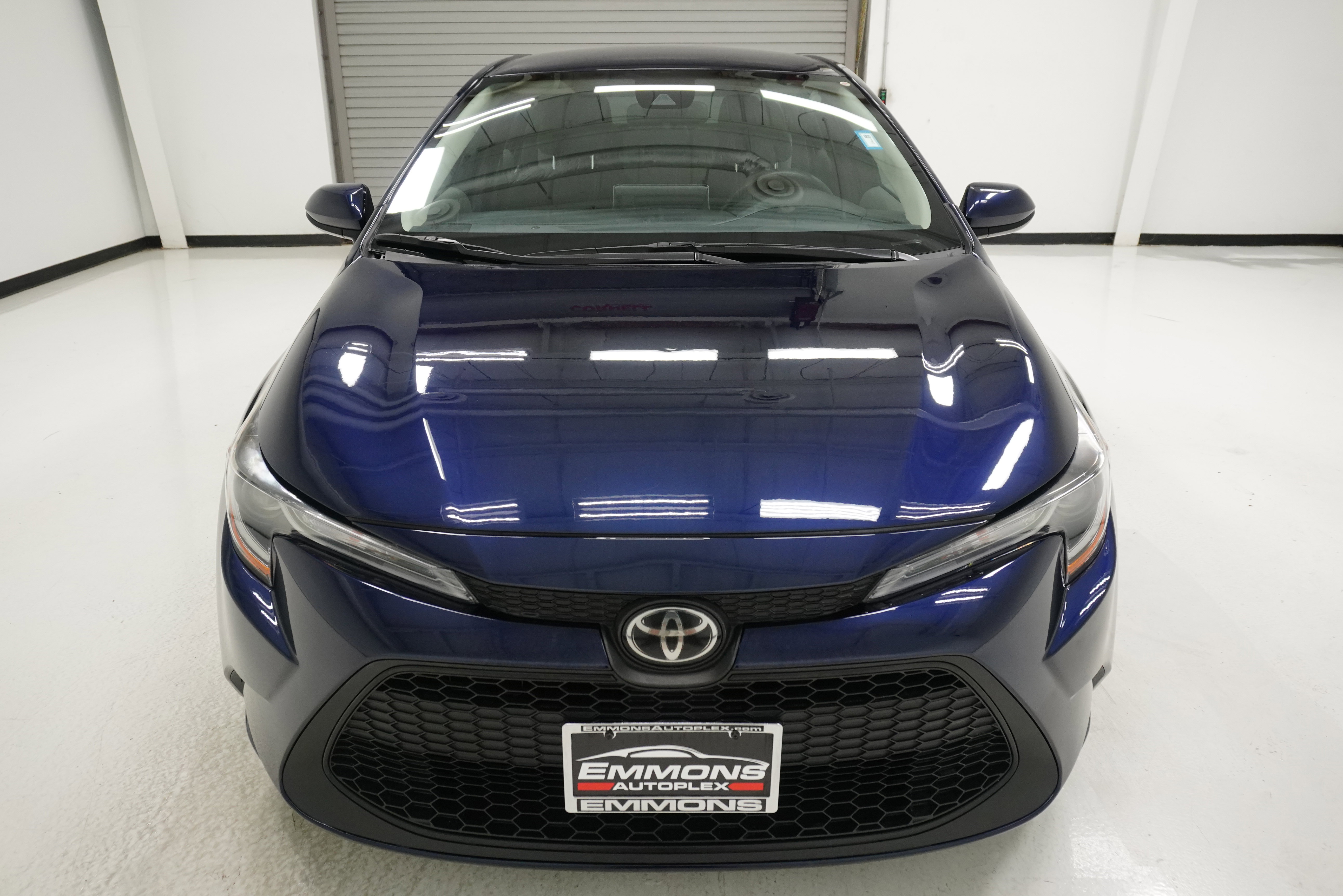 Used 2021 Toyota Corolla LE image 2