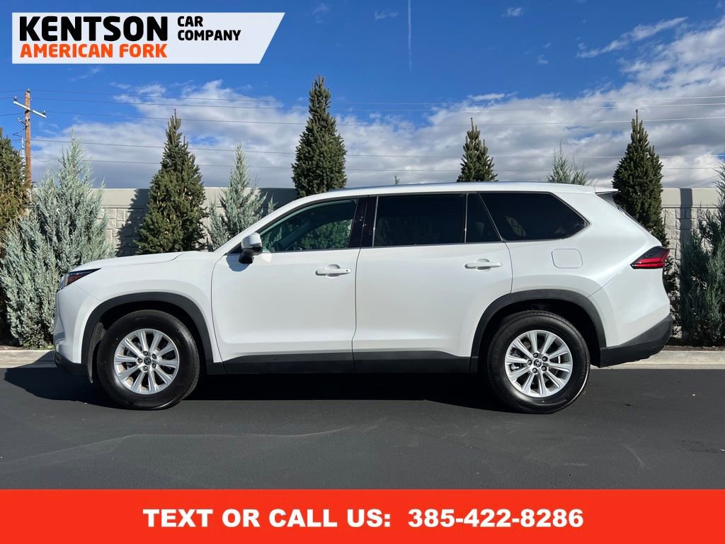 Used 2025 Toyota Grand Highlander AWD image 4