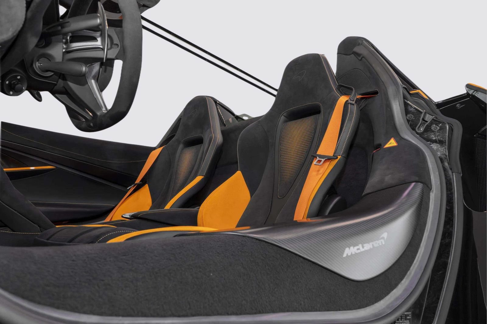 Used 2024 McLaren 750S Spider RWD image 16