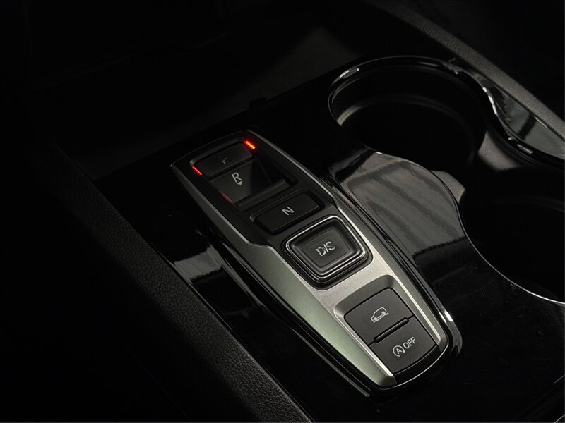Used 2018 Honda Pilot Touring image 30