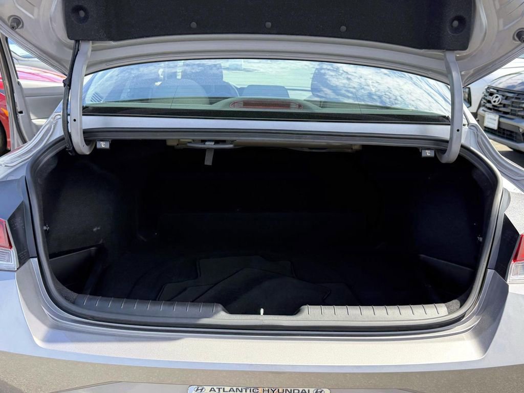 Certified 2023 Hyundai Elantra SE w/ Preferred Accessory Package FWD image 15
