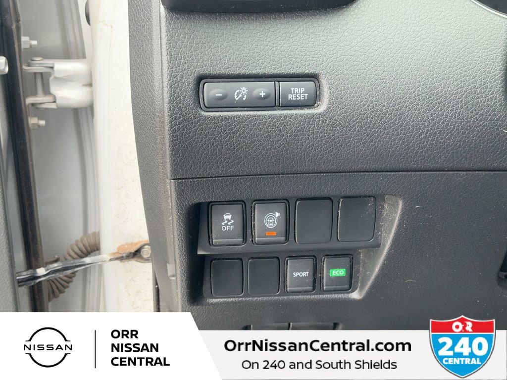 Used 2017 Nissan Rogue SV FWD image 18