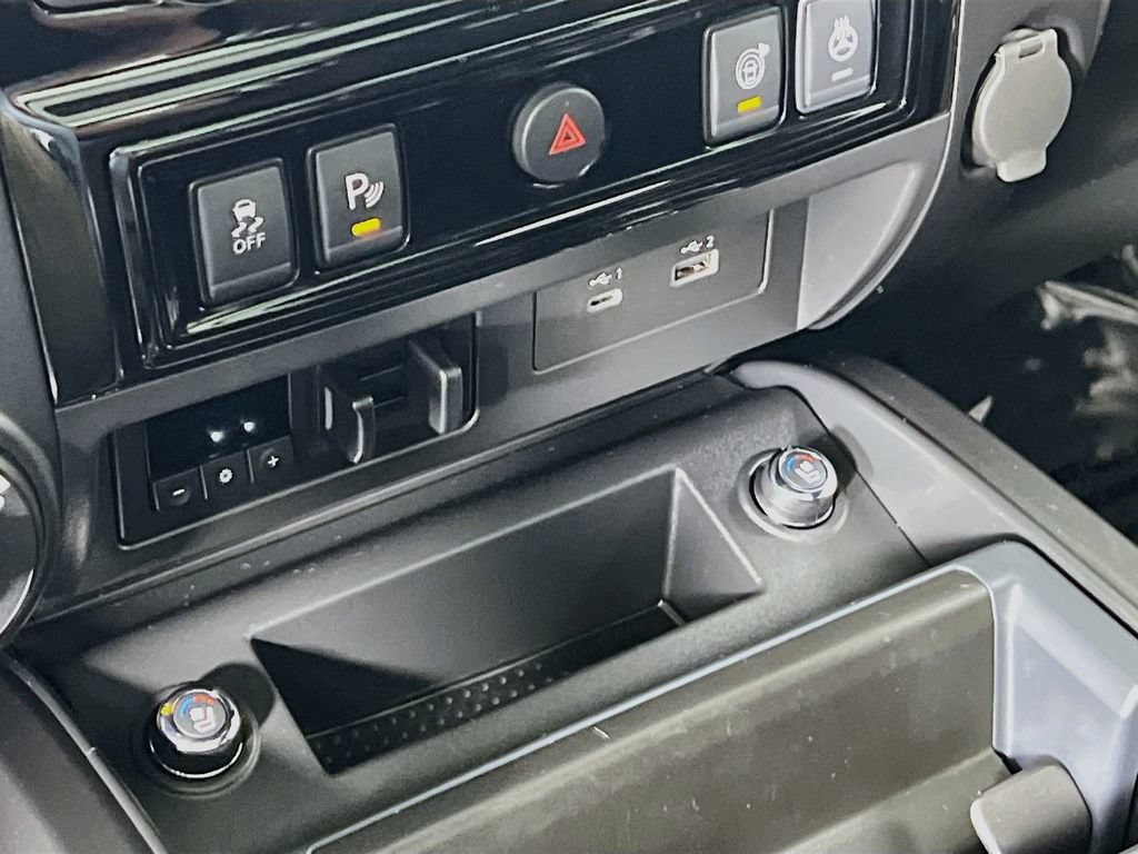 Used 2021 Nissan Titan PRO-4X w/ Pro-4x Convenience Package AWD/4WD image 20