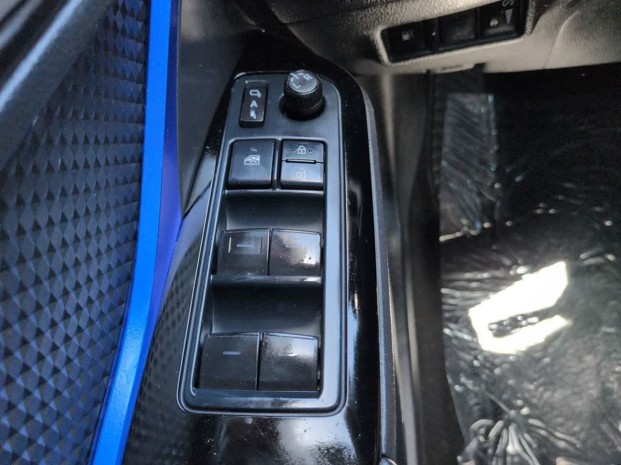 Used 2021 Toyota C-HR XLE FWD image 21