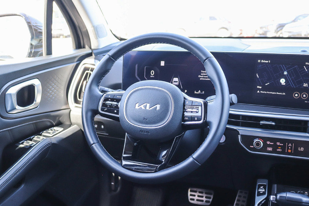 Certified 2025 Kia Sorento SX FWD image 15