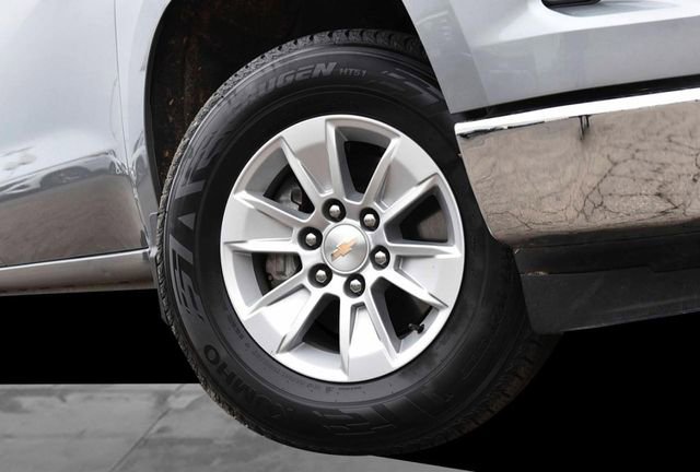 Used 2025 Chevrolet Silverado 1500 LT AWD/4WD image 3