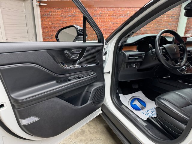 Used 2022 Lincoln Corsair Reserve w/ Sport Package image 9