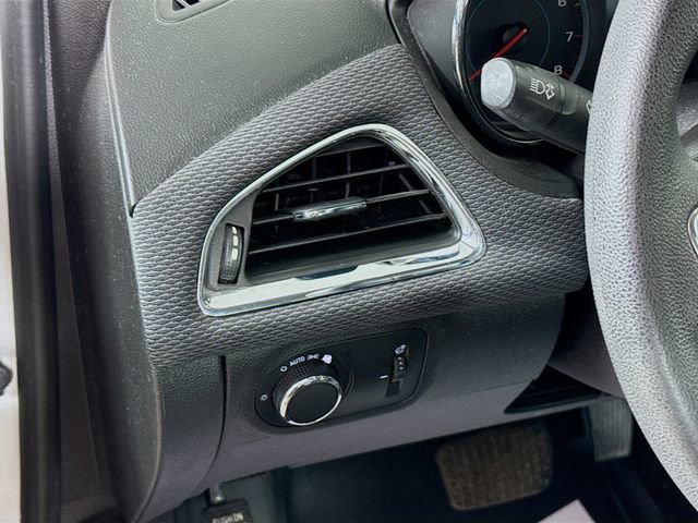 Used 2017 Chevrolet Cruze LT image 12