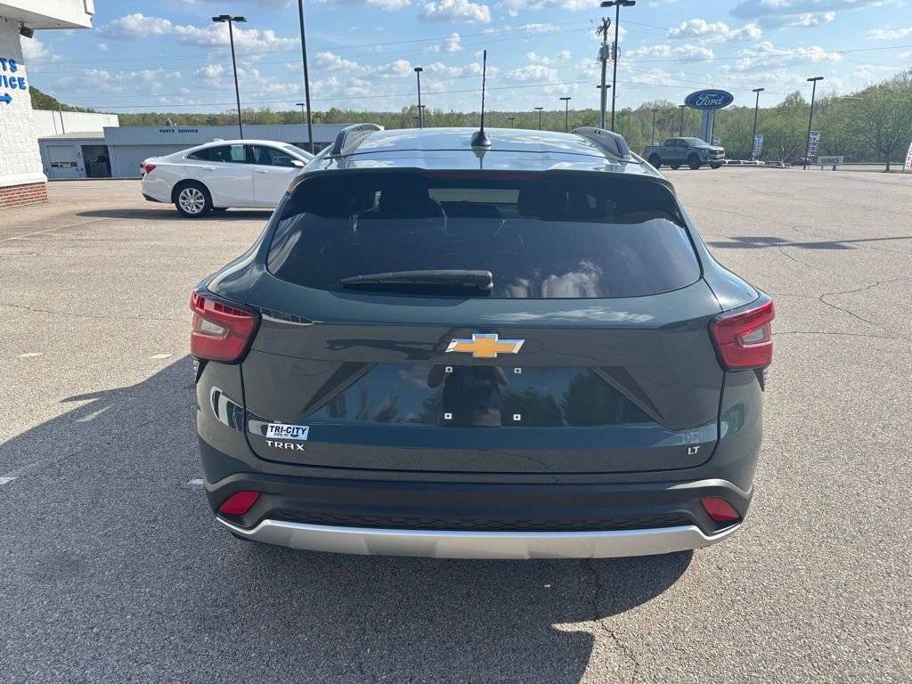 Used 2025 Chevrolet Trax LT FWD image 9