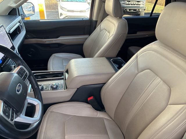 Used 2023 Ford Expedition Limited image 18