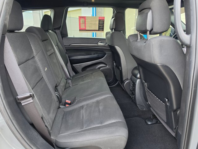 Used 2019 Jeep Grand Cherokee Laredo AWD/4WD image 12