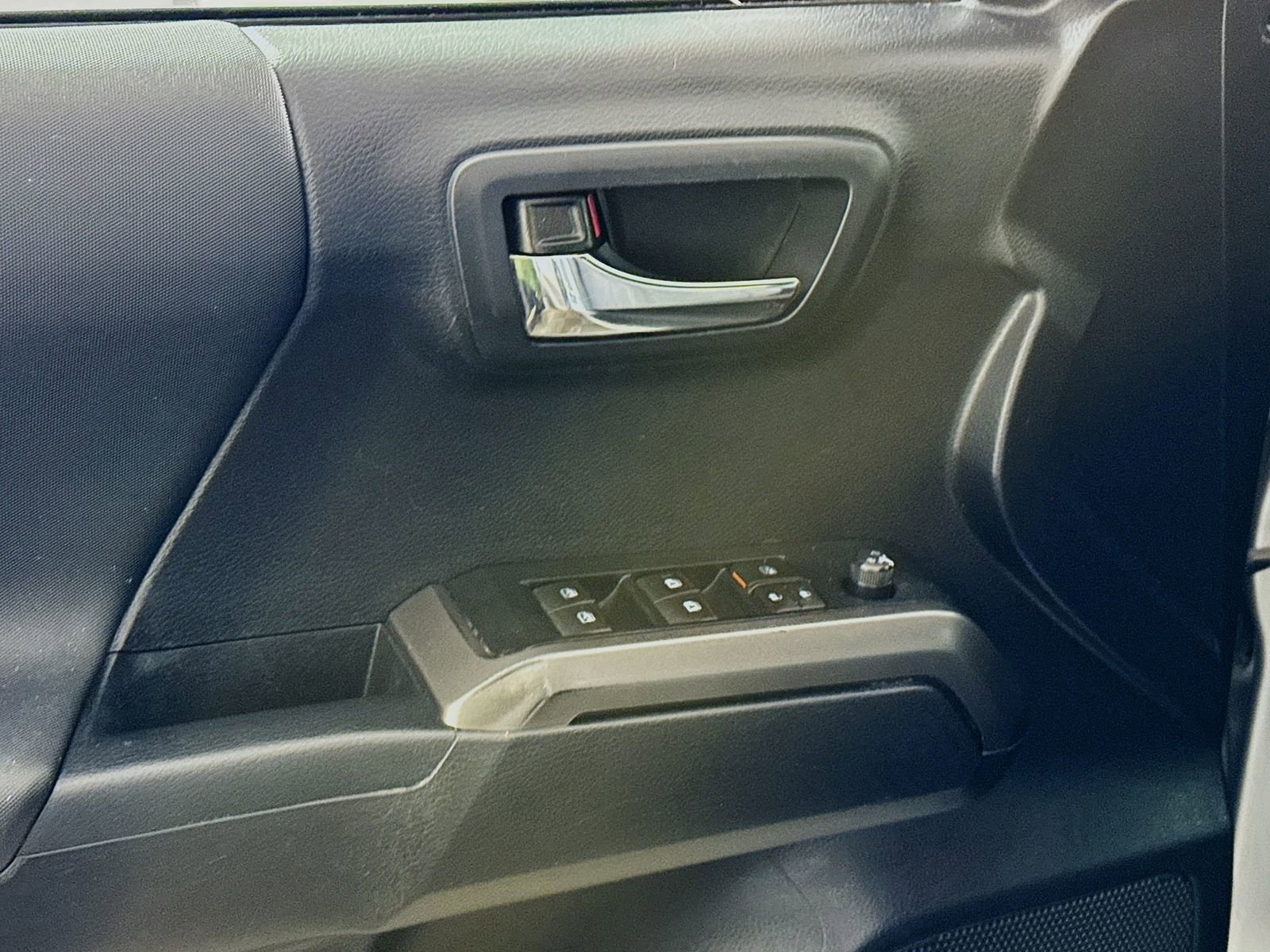 Certified 2019 Toyota Tacoma TRD Sport w/ Technology Package AWD/4WD image 15