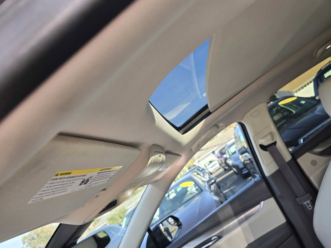 Used 2018 Cadillac XT5 Luxury w/ Driver Awareness Package image 19