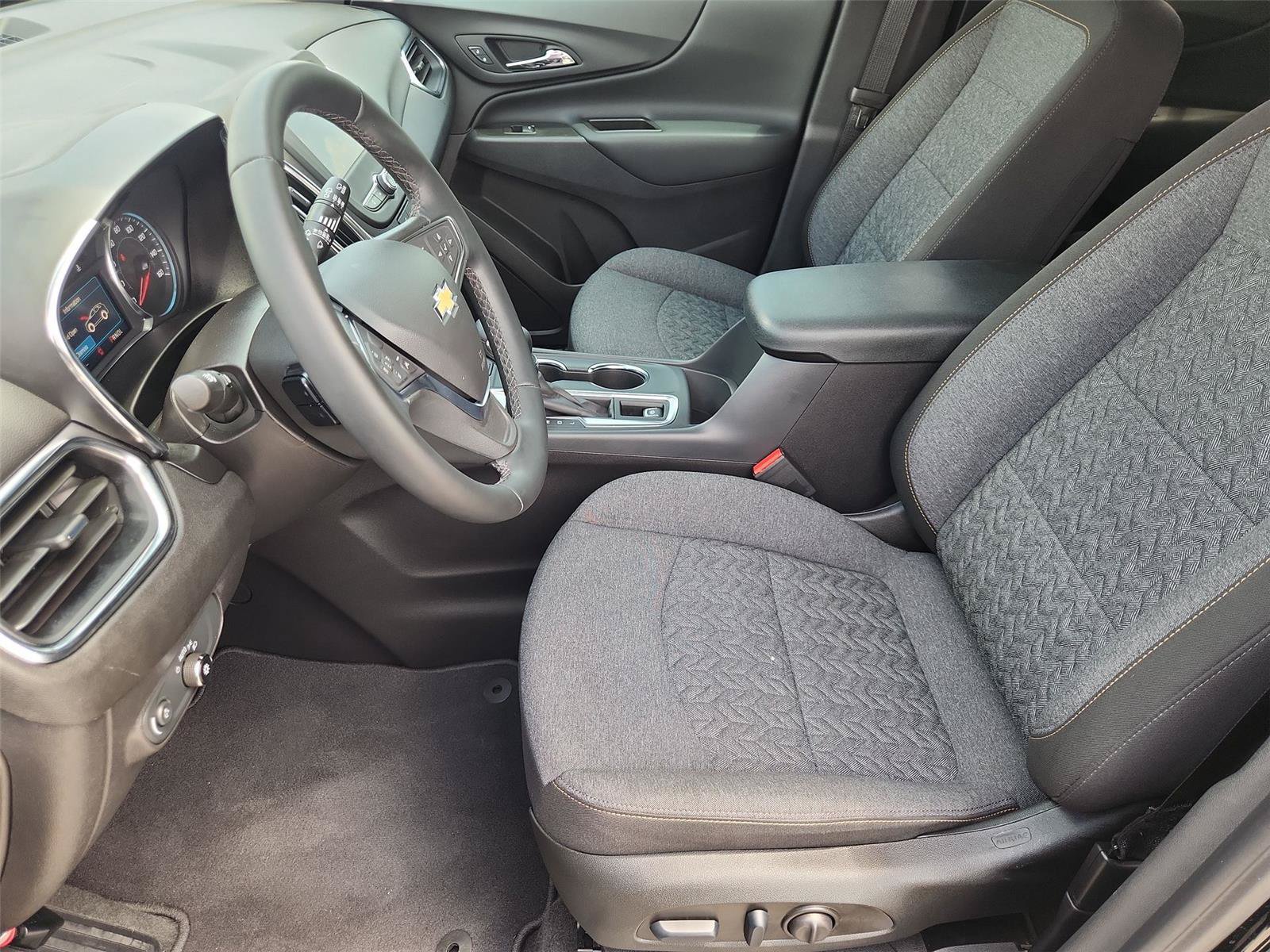 Used 2024 Chevrolet Equinox LT FWD image 18