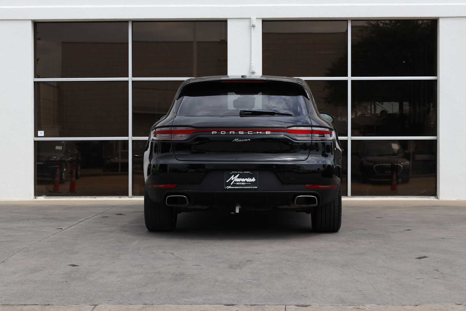 Used 2021 Porsche Macan AWD/4WD image 10