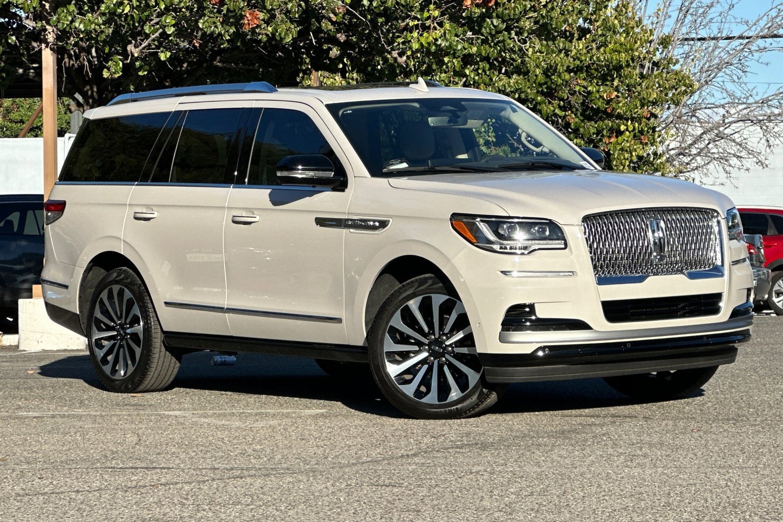 Certified 2024 Lincoln Navigator Reserve image 2