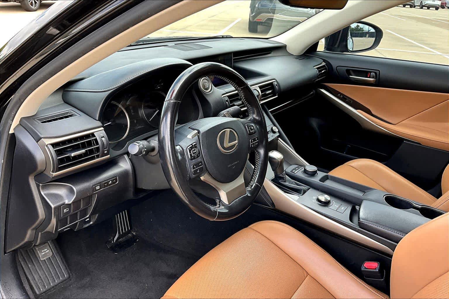 Used 2017 Lexus IS 200t RWD image 18