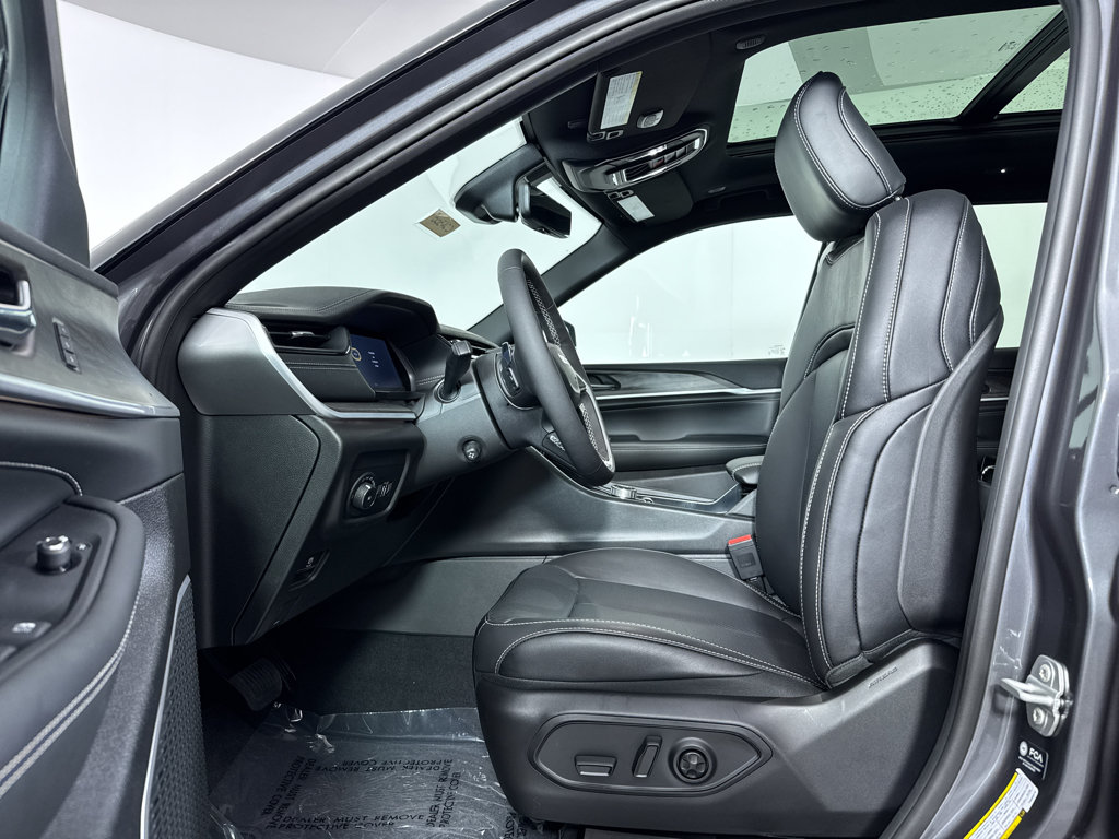 New 2026 Jeep Grand Cherokee L Limited AWD/4WD image 7
