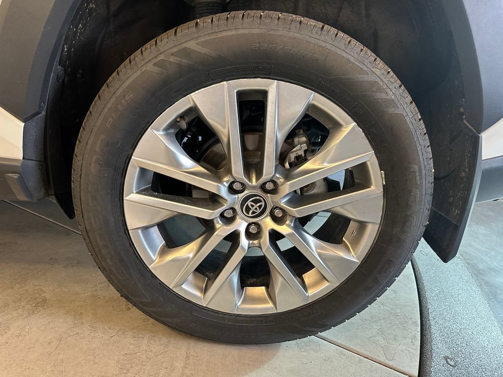 Used 2021 Toyota RAV4 Limited AWD/4WD image 26