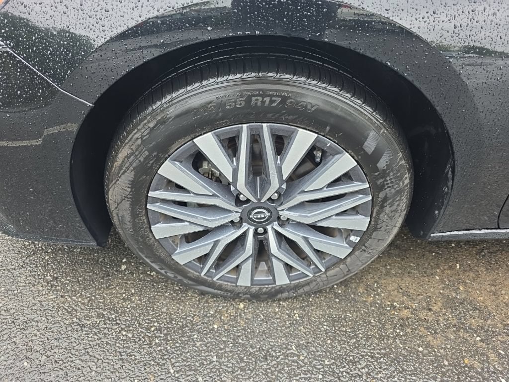 Certified 2025 Nissan Altima 2.5 SV FWD image 9