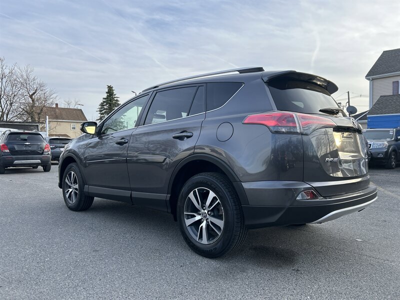 Used 2016 Toyota RAV4 XLE AWD/4WD image 6