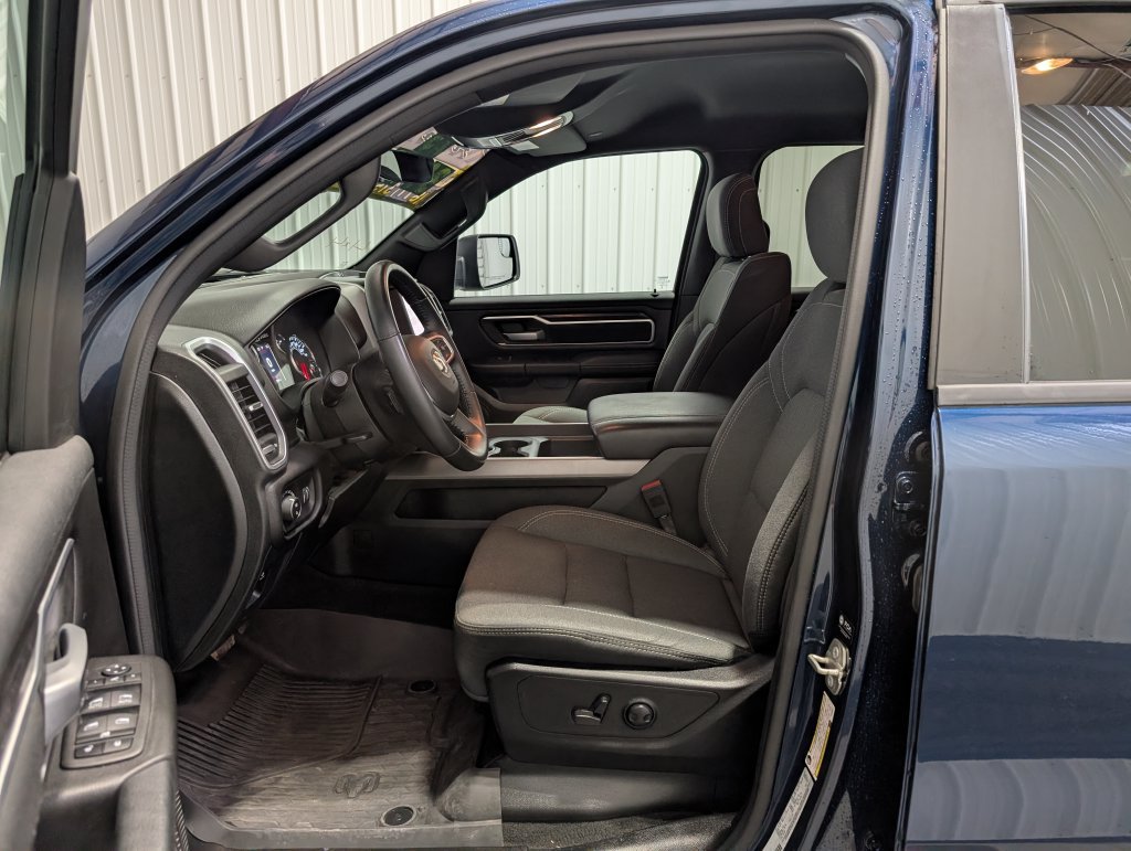 Used 2023 RAM 1500 Big Horn AWD/4WD image 14