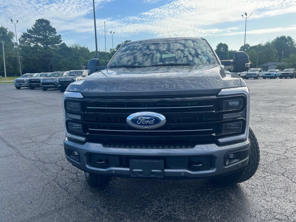 Used 2025 Ford F250 Platinum AWD/4WD image 1