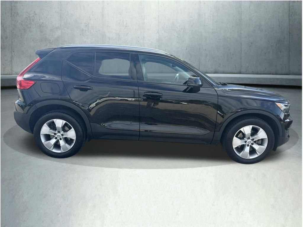 Used 2019 Volvo XC40 T5 Momentum AWD/4WD image 6
