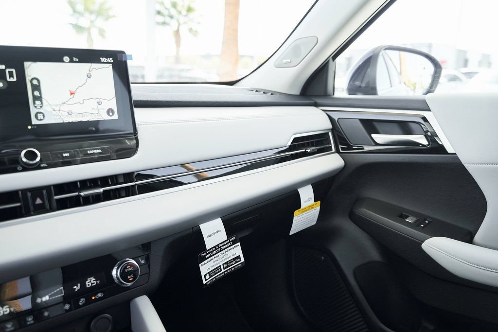 Used 2025 Mitsubishi Outlander SE FWD image 52