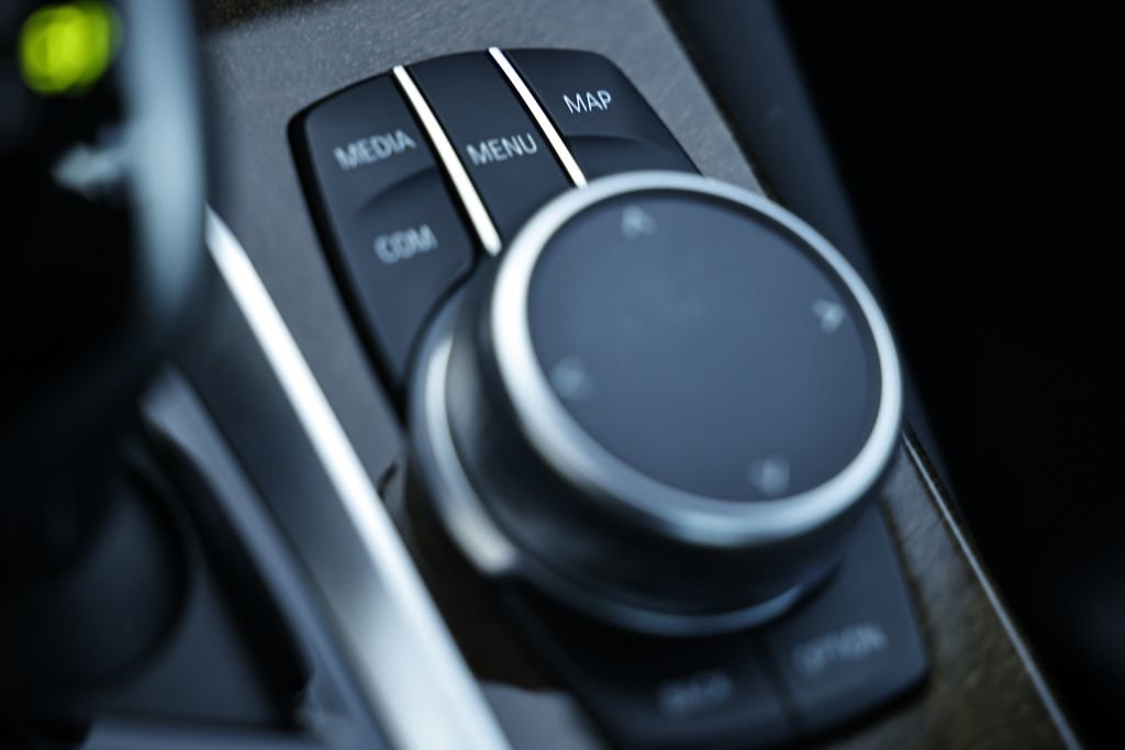 Used 2020 BMW 540i xDrive w/ Premium Package image 40