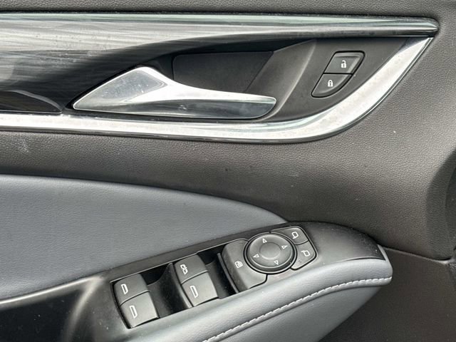 Used 2023 Buick Enclave Essence image 25