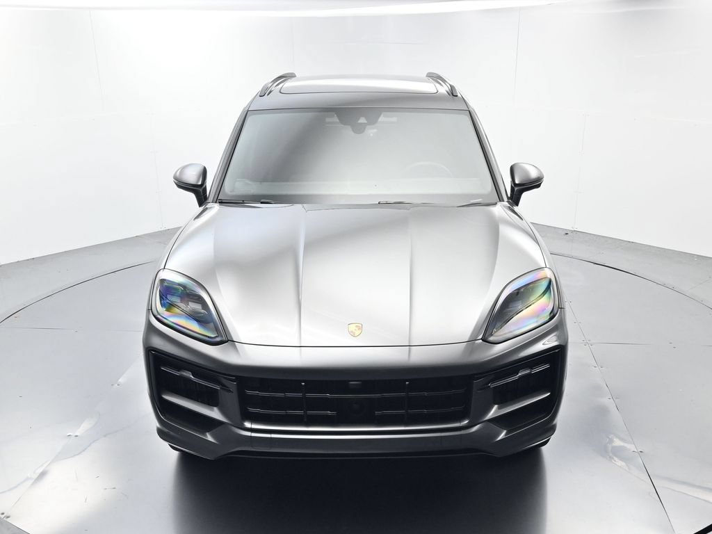 Certified 2025 Porsche Cayenne AWD/4WD image 41