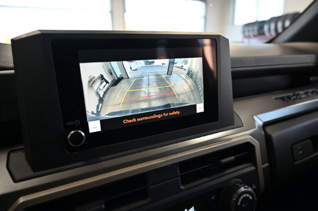 Used 2024 Toyota Tacoma TRD Off-Road AWD/4WD image 17
