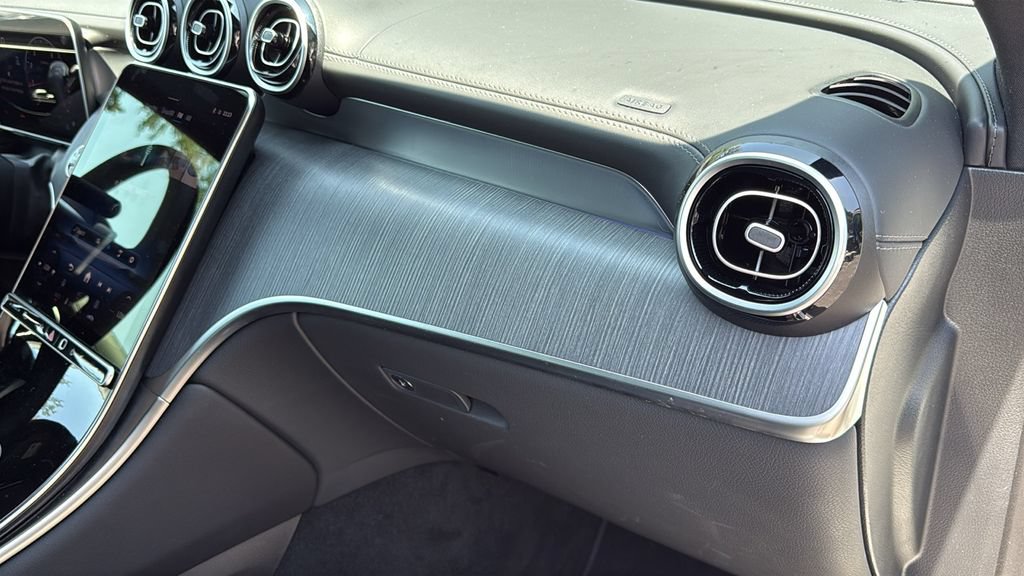 Certified 2025 Mercedes-Benz GLC 300 image 12